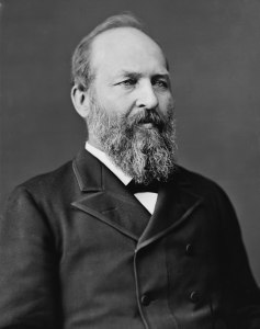 James_Abram_Garfield,_photo_portrait_seated
